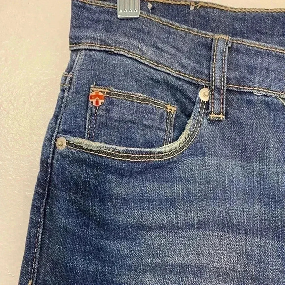 Hudson Natalie Mid-rise Slim Boyfriend Jeans - Picture 5 of 10